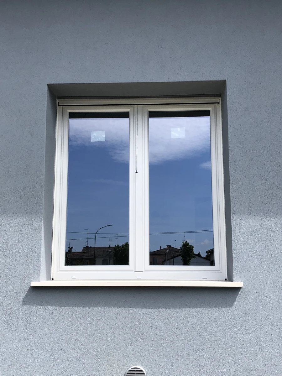 Finestra in pvc bianco a piacenza economica e con grande efficienza energetica per le abitazioni