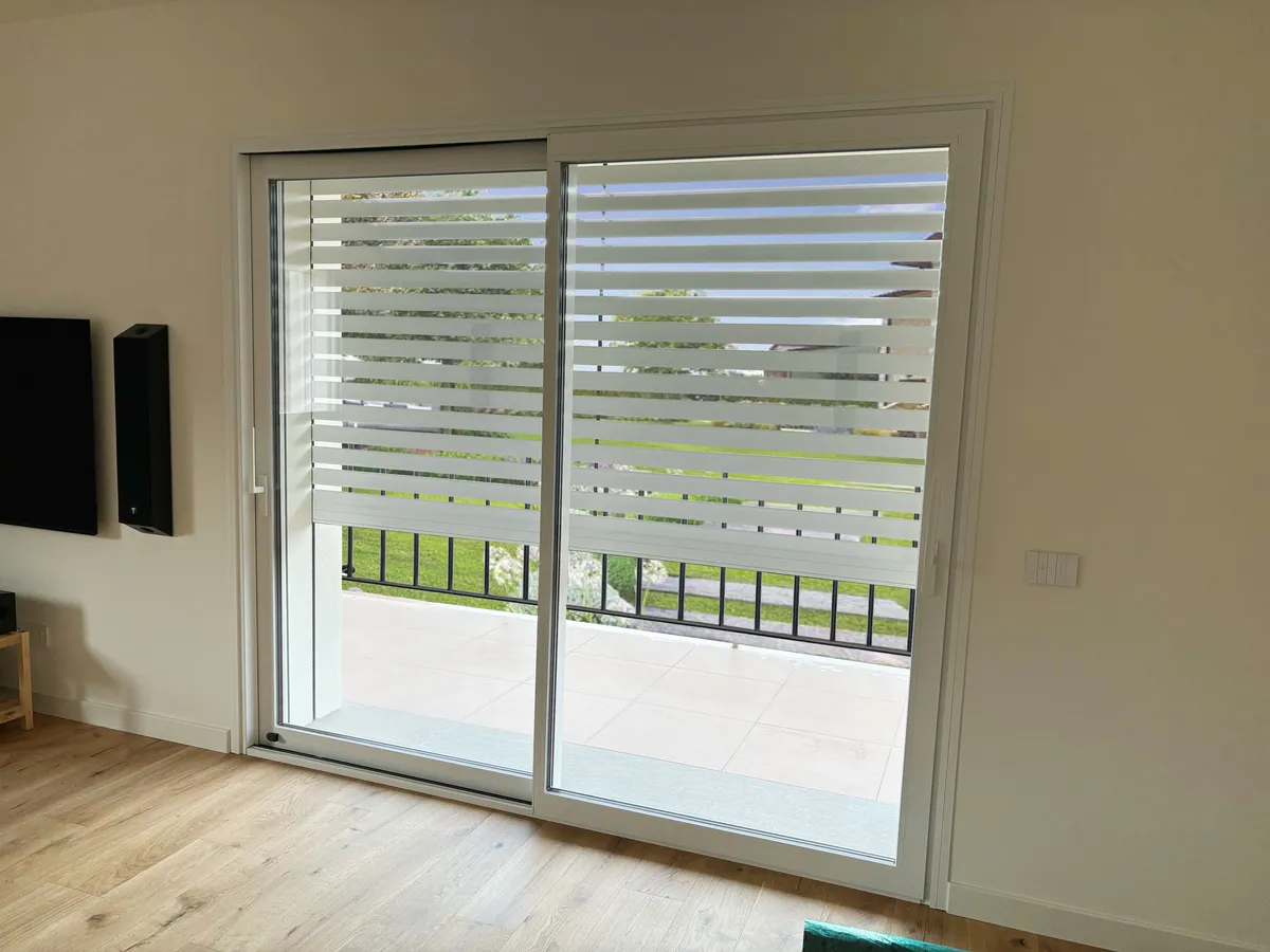 Tapparella elettrica in alluminio per porta balcone villa piacenza